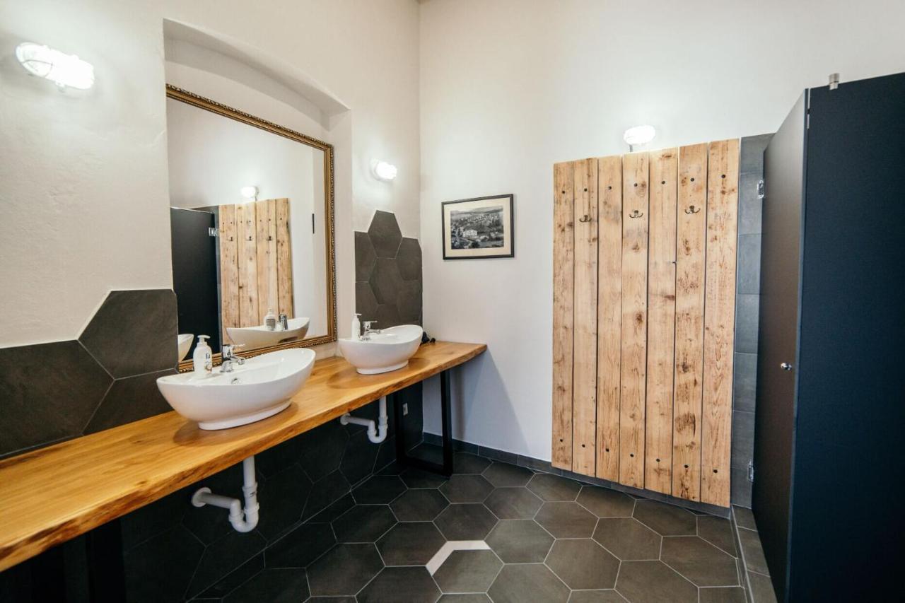 Hostel Cosmopolitan* Banská Štiavnica Exteriör bild